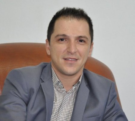 Tararache: Reducerea cvorumului la 30% ar putea arunca ţara în haos